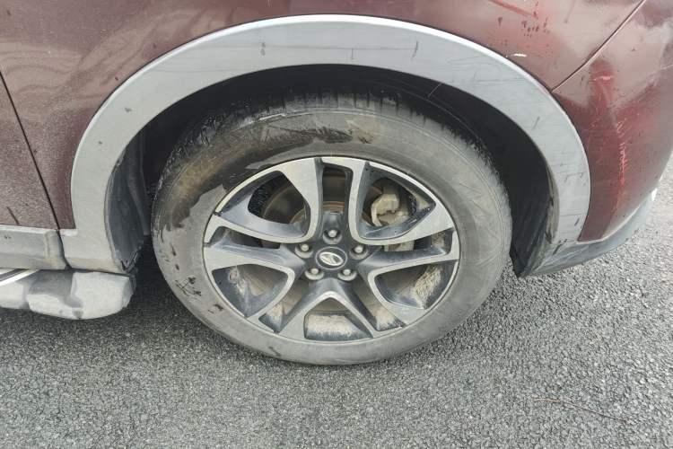 Used Soueast DX7 2016 1.5T Manual Triumph Edition Right Front Wheel Hub