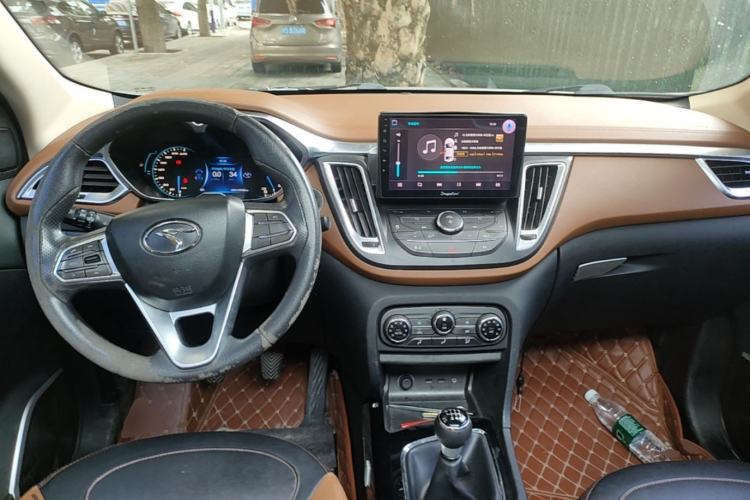 Used Soueast DX7 2016 1.5T Manual Triumph Edition Center Console