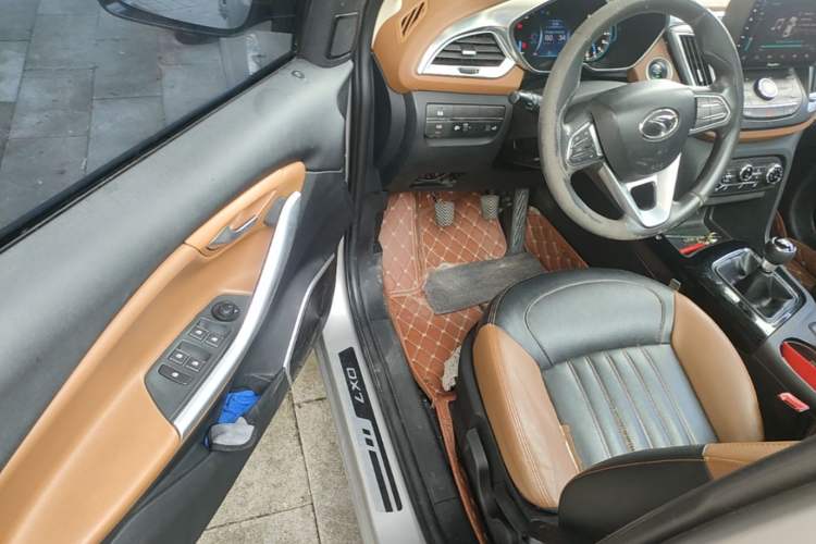 Used Soueast DX7 2016 1.5T Manual Triumph Edition Driver Seat