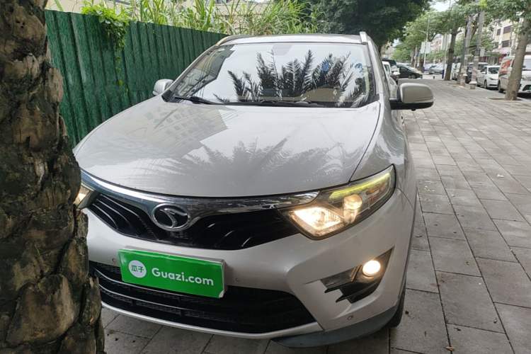 Used Soueast DX7 2016 1.5T Manual Triumph Edition Front