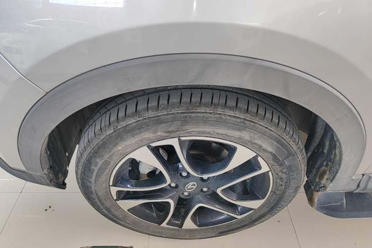 Used Soueast DX7 2016 1.5T Manual Triumph Edition Left Front Wheel Hub
