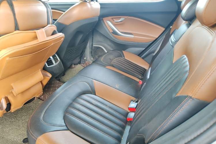 Used Soueast DX7 2016 1.5T Manual Triumph Edition Left Rear Seat