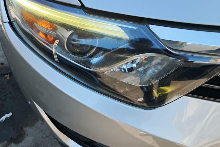Used Soueast DX7 2016 1.5T Automatic Glory Edition Right Front Headlight