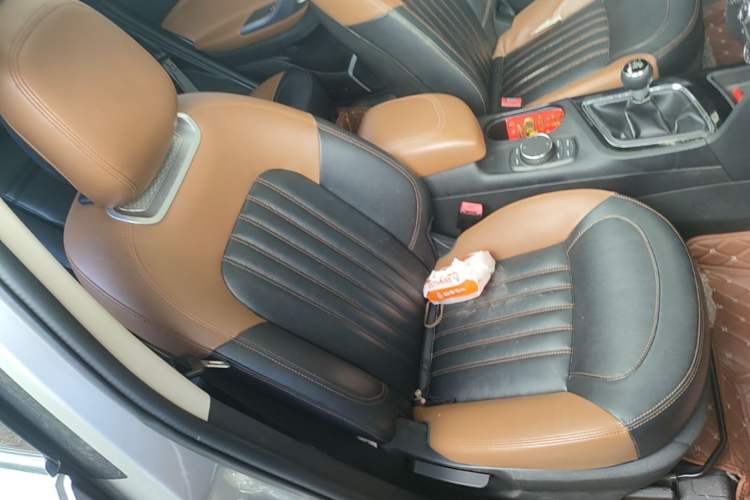 Used Soueast DX7 2016 1.5T Manual Triumph Edition Right Front Seat