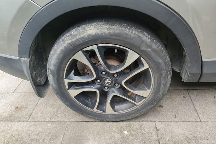 Used Soueast DX7 2016 1.5T Manual Triumph Edition Right Rear Wheel Hub