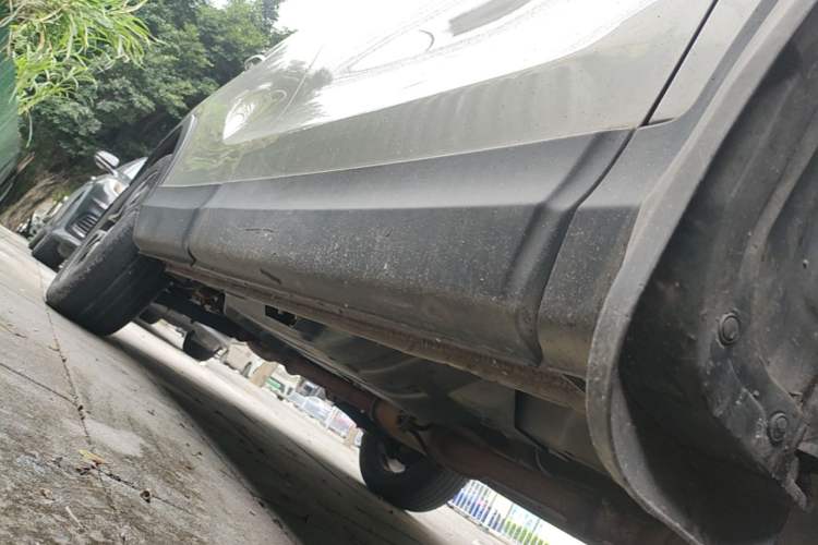 Used Soueast DX7 2016 1.5T Manual Triumph Edition Right Side Sill