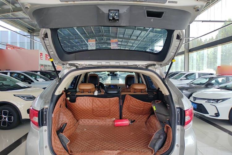 Used Soueast DX7 2016 1.5T Manual Triumph Edition Trunk