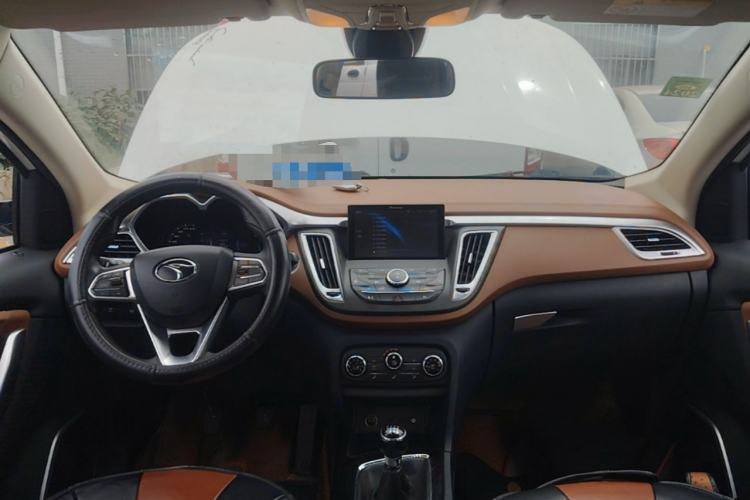 Used Soueast DX7 2016 1.5T Manual Triumph Edition Center Console