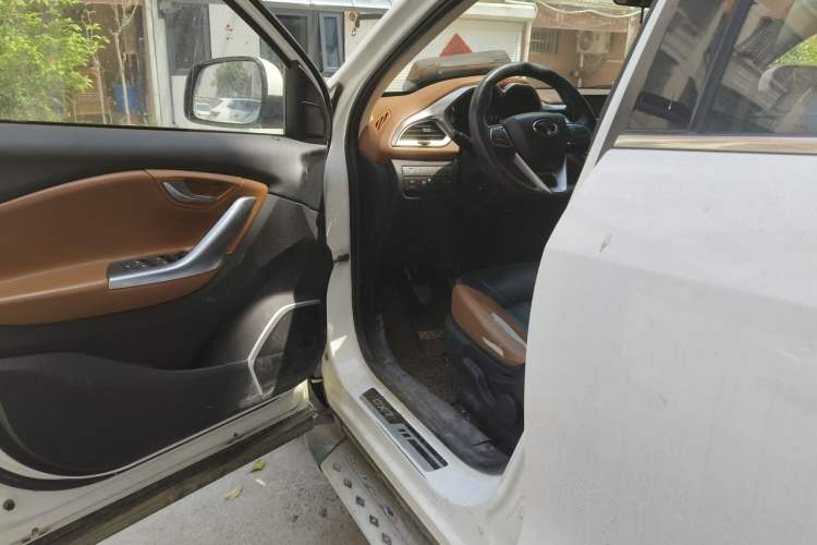 Used Soueast DX7 2016 1.5T Manual Triumph Edition Driver Seat