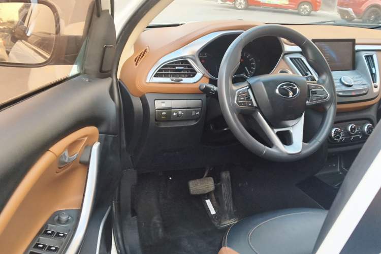 Used Soueast DX7 2016 1.5T Automatic Glory Edition Driver Seat
