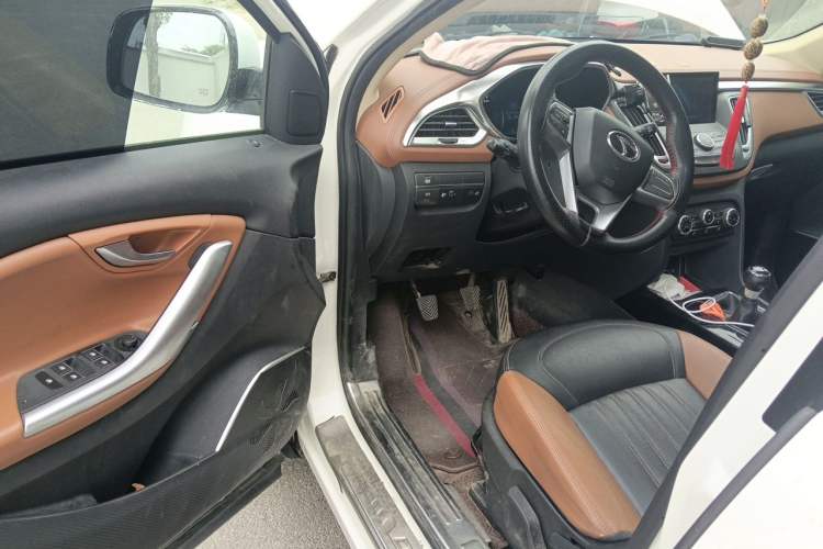 Used Soueast DX7 2016 1.5T Manual Triumph Edition Driver Seat