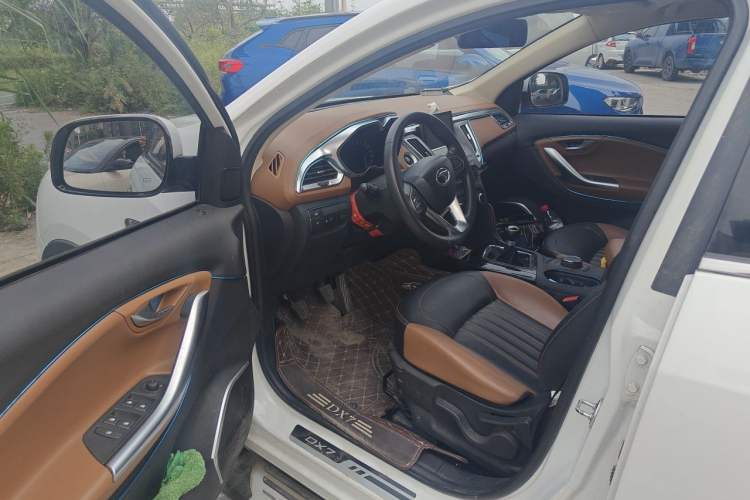 Used Soueast DX7 2016 1.5T Manual Triumph Edition Driver Seat