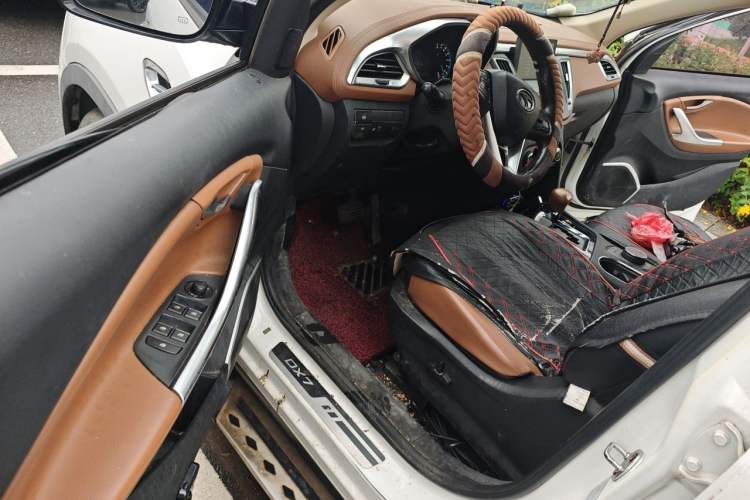Used Soueast DX7 2016 1.5T Automatic Glory Edition Driver Seat