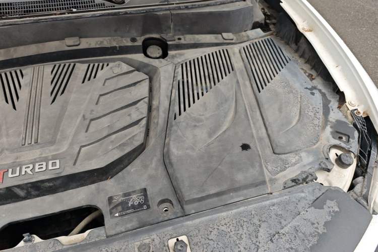 Used Soueast DX7 2016 1.5T Automatic Glory Edition Engine Bay Left