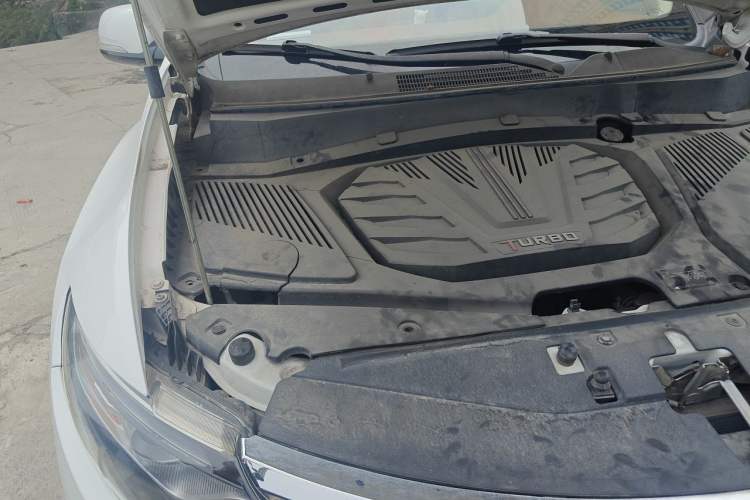 Used Soueast DX7 2016 1.5T Manual Triumph Edition Engine Bay Right