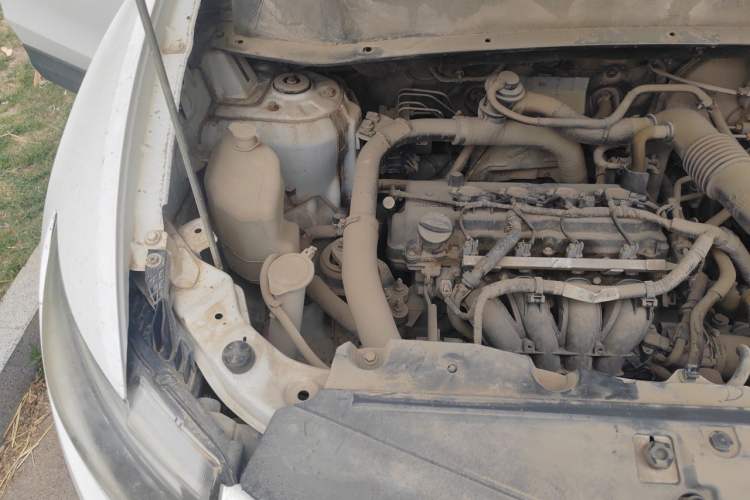 Used Soueast DX7 2016 1.5T Manual Triumph Edition Engine Bay Right