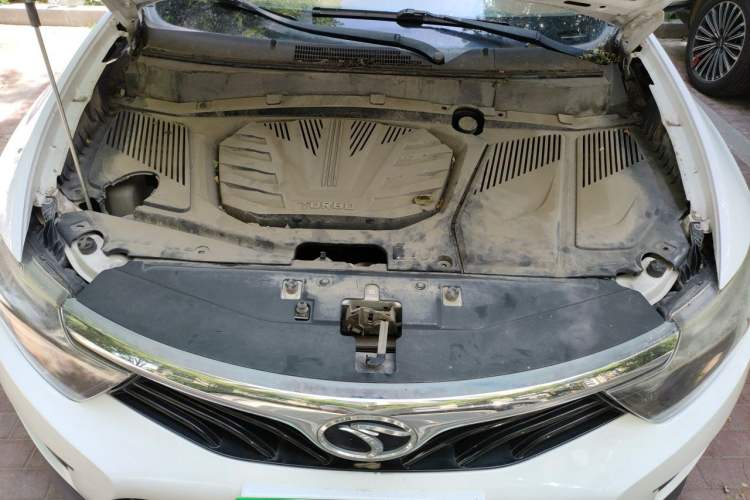 Used Soueast DX7 2016 1.5T Automatic Glory Edition Engine Bay