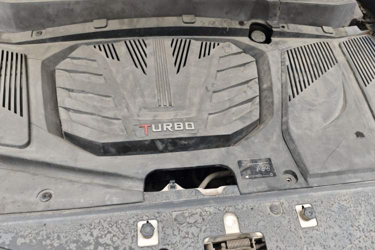 Used Soueast DX7 2016 1.5T Automatic Glory Edition Engine Bay