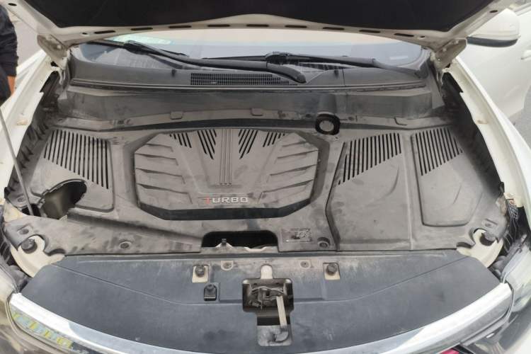 Used Soueast DX7 2016 1.5T Manual Triumph Edition Engine Bay