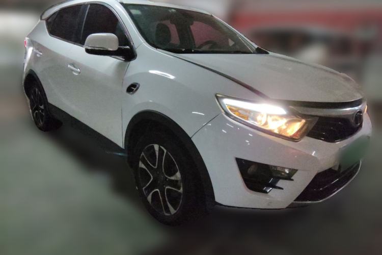 Used Soueast DX7 2016 1.5T Manual Triumph Edition Front Right 45 Deg
