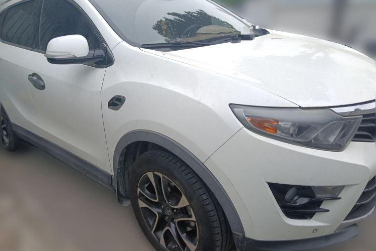 Used Soueast DX7 2016 1.5T Manual Triumph Edition Front Right 45 Deg