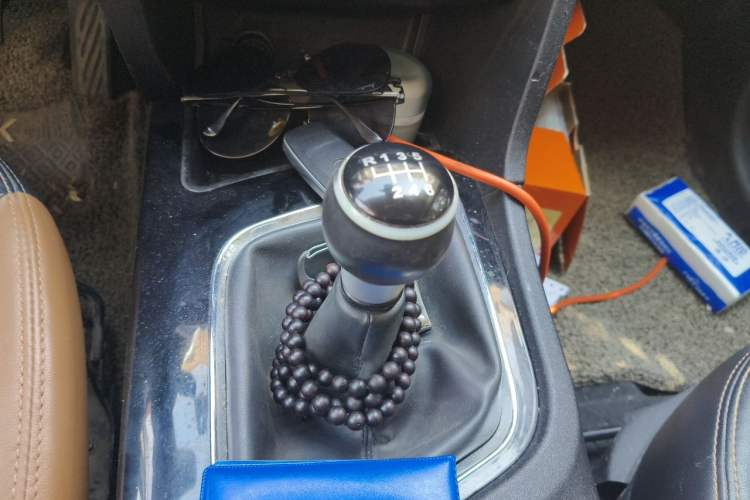 Used Soueast DX7 2016 1.5T Manual Triumph Edition Gear Lever