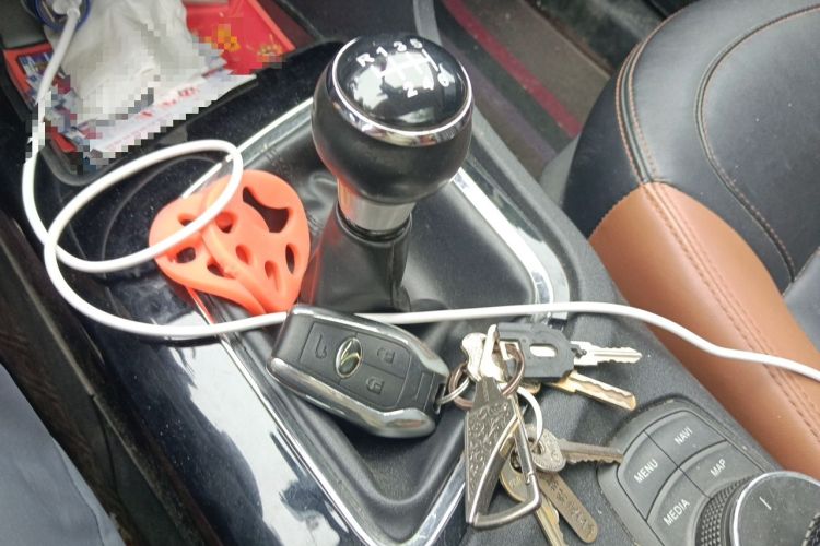 Used Soueast DX7 2016 1.5T Manual Triumph Edition Gear Lever