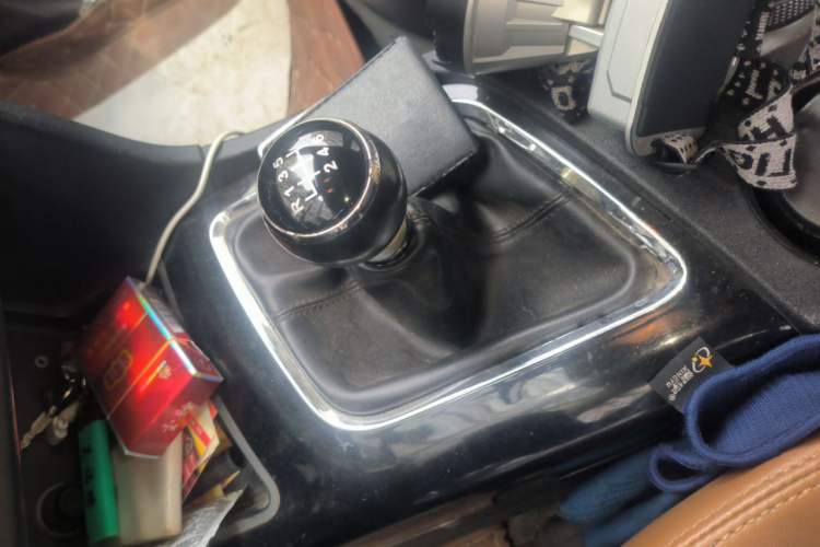 Used Soueast DX7 2016 1.5T Manual Triumph Edition Gear Lever