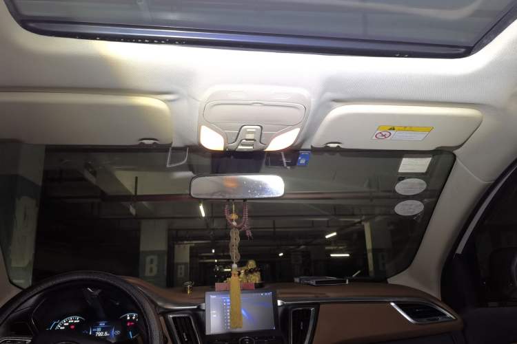 Used Soueast DX7 2016 1.5T Manual Triumph Edition Headliner