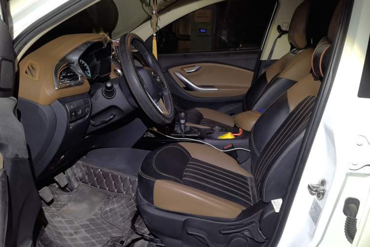 Used Soueast DX7 2016 1.5T Manual Triumph Edition Left Front Seat