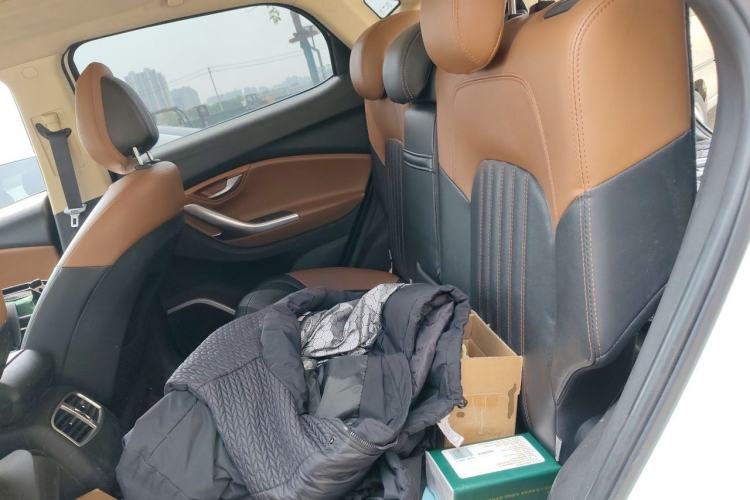 Used Soueast DX7 2016 1.5T Automatic Glory Edition Left Rear Seat