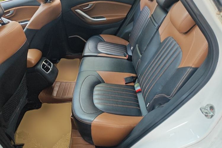 Used Soueast DX7 2016 1.5T Manual Triumph Edition Left Rear Seat