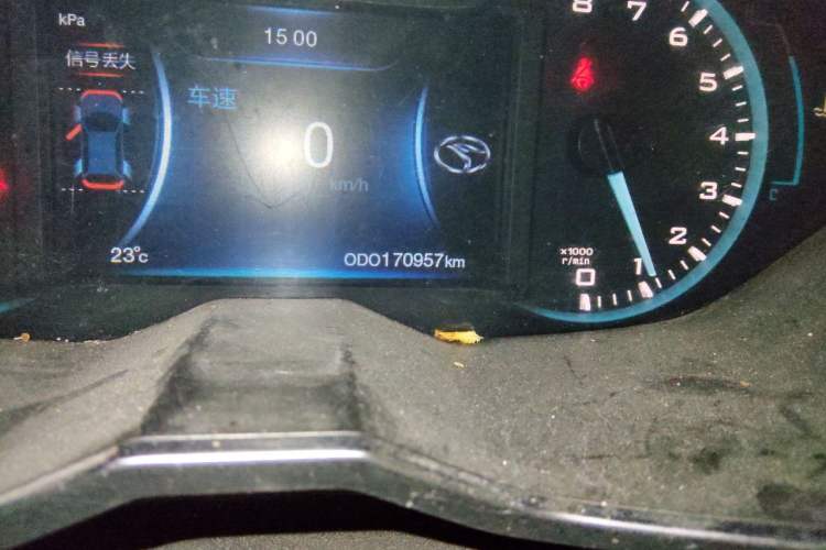 Used Soueast DX7 2016 1.5T Manual Triumph Edition Odometer Close Up