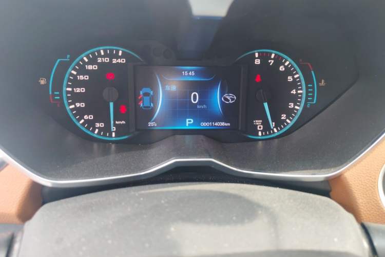 Used Soueast DX7 2016 1.5T Automatic Glory Edition Odometer Close Up