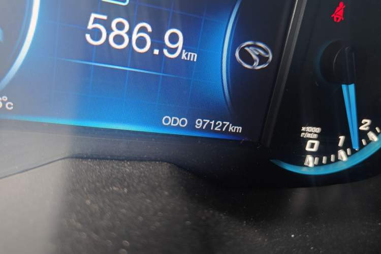 Used Soueast DX7 2016 1.5T Manual Triumph Edition Odometer Close Up