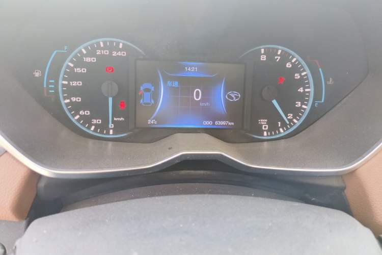 Used Soueast DX7 2016 1.5T Manual Triumph Edition Odometer Close Up