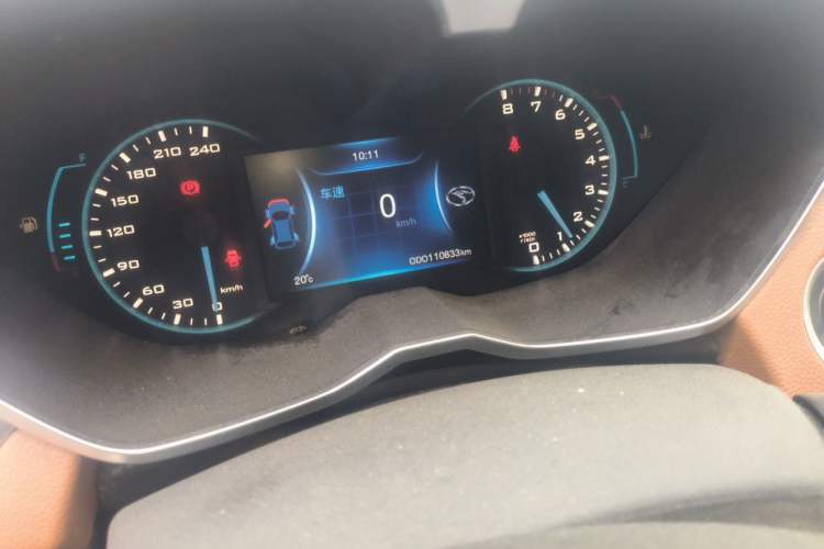 Used Soueast DX7 2016 1.5T Manual Triumph Edition Odometer Close Up