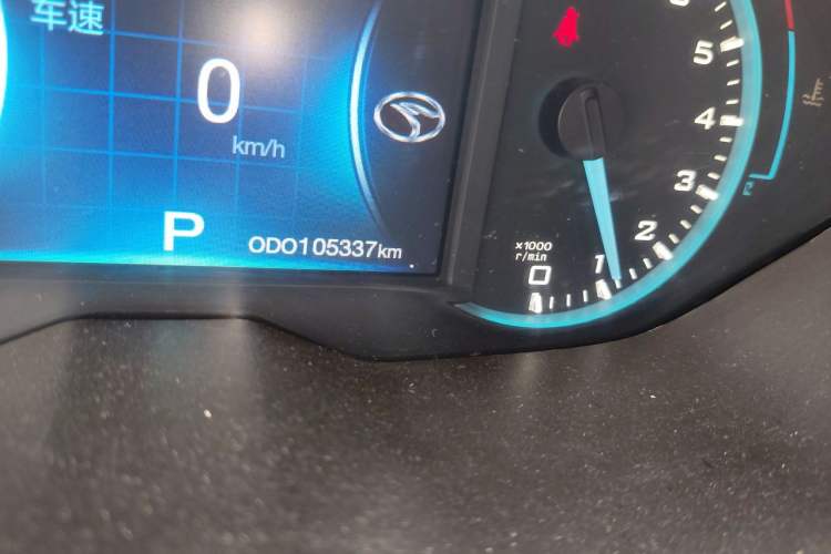 Used Soueast DX7 2016 1.5T Automatic Glory Edition Odometer Close Up