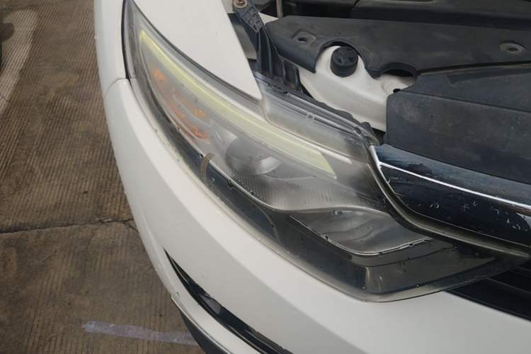 Used Soueast DX7 2016 1.5T Manual Triumph Edition Right Front Headlight