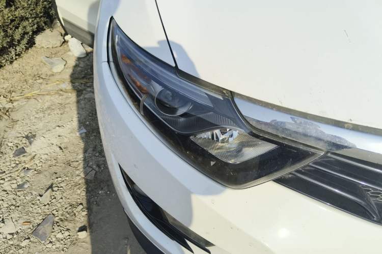 Used Soueast DX7 2016 1.5T Manual Triumph Edition Right Front Headlight