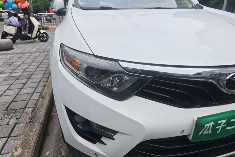 Used Soueast DX7 2016 1.5T Manual Triumph Edition Right Front Headlight
