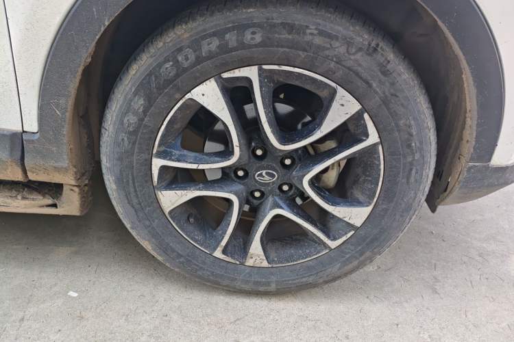 Used Soueast DX7 2016 1.5T Automatic Glory Edition Right Front Wheel Hub