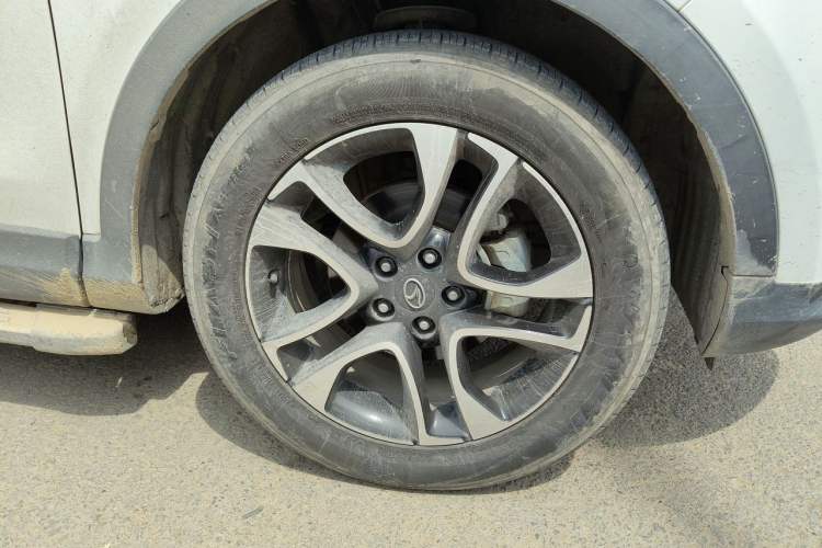Used Soueast DX7 2016 1.5T Automatic Glory Edition Right Front Wheel Hub