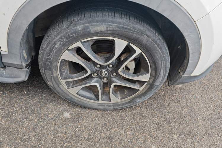 Used Soueast DX7 2016 1.5T Manual Triumph Edition Right Front Wheel Hub