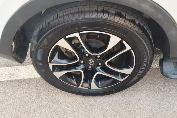 Used Soueast DX7 2016 1.5T Automatic Glory Edition Right Rear Wheel Hub
