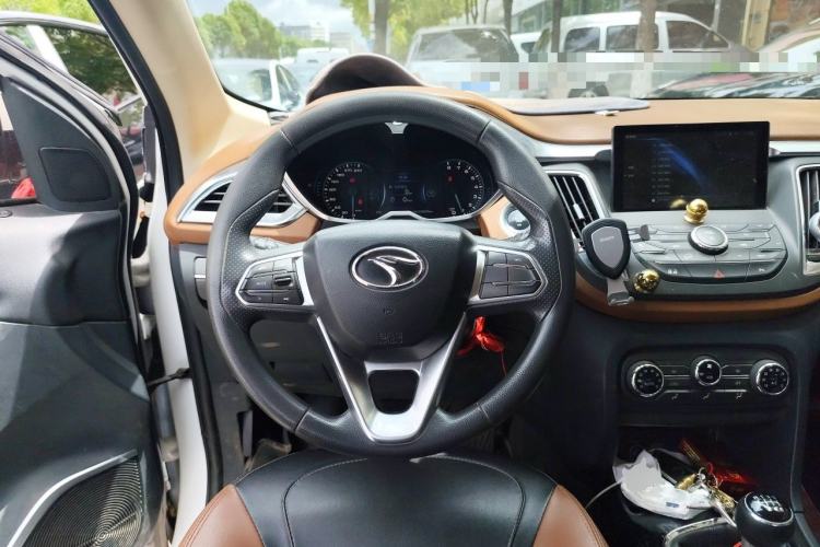 Used Soueast DX7 2016 1.5T Manual Triumph Edition Steering Wheel