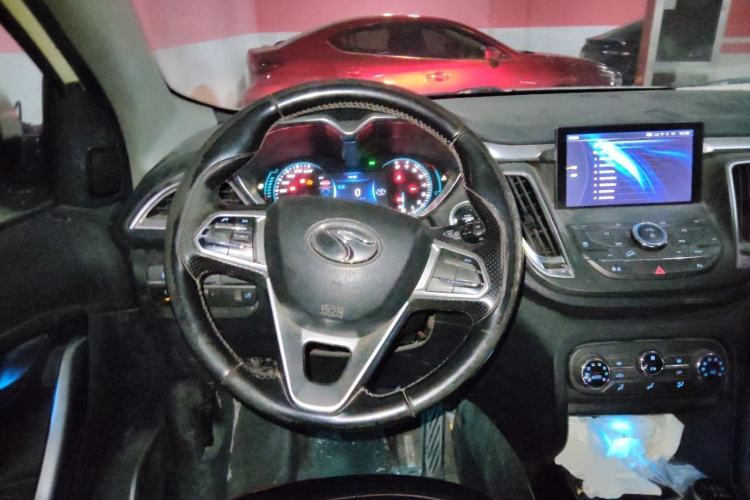 Used Soueast DX7 2016 1.5T Manual Triumph Edition Steering Wheel