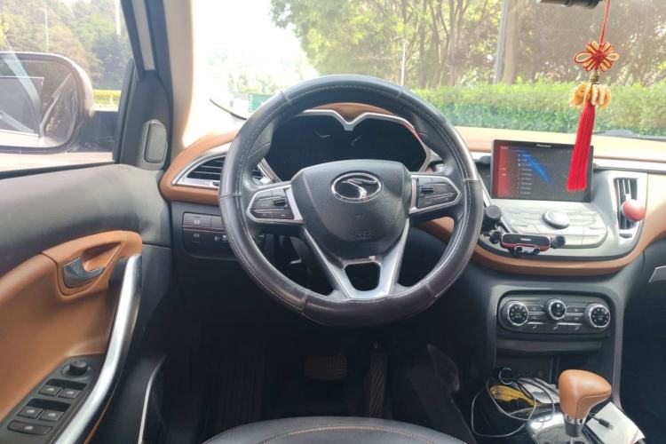 Used Soueast DX7 2016 1.5T Automatic Glory Edition Steering Wheel