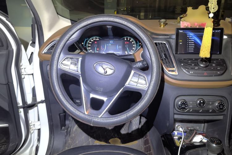 Used Soueast DX7 2016 1.5T Manual Triumph Edition Steering Wheel