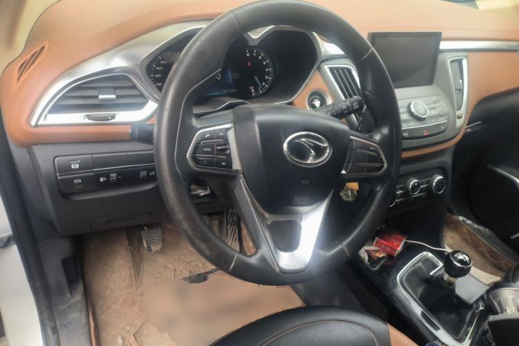 Used Soueast DX7 2016 1.5T Manual Triumph Edition Steering Wheel